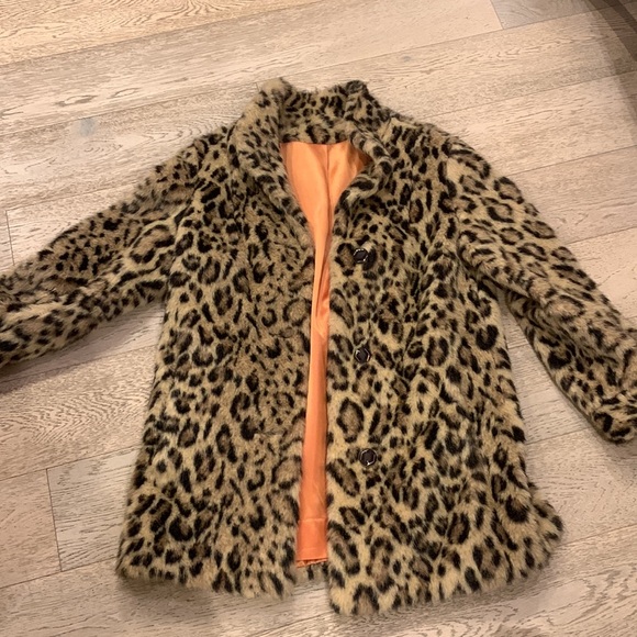 Faux Fur Leopard 🐆 Animal Print Mid-Length Vintage Coat Mob Wife Cool Buttons ✧ - Picture 2 of 15